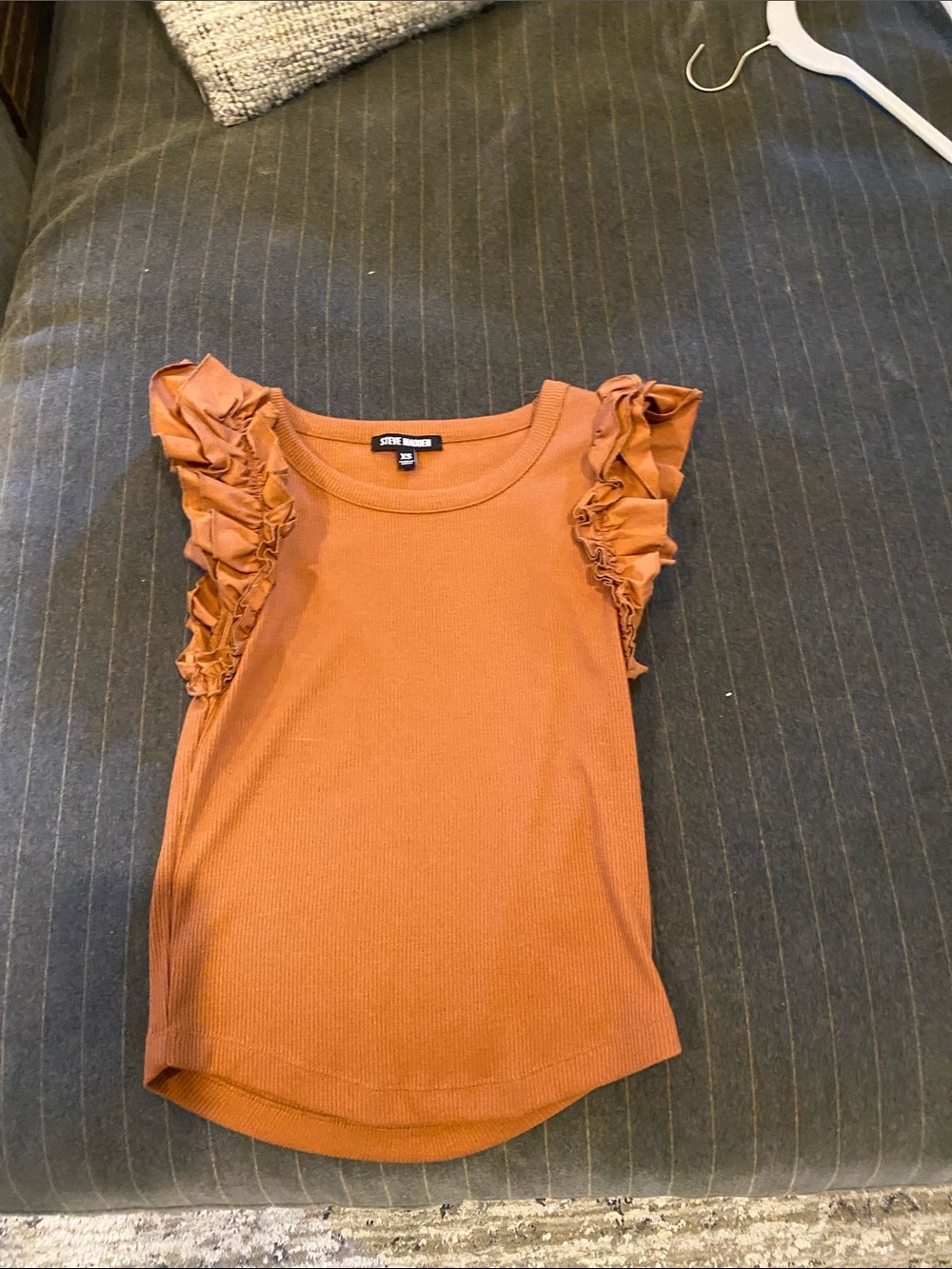 Steve Madden frilled tank top